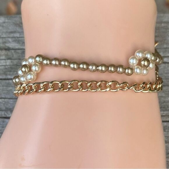 Urban Outfitter Two (2) Bracelets Beaded Floral & Gold Tone Chain NWT Boho - Picture 1 of 7